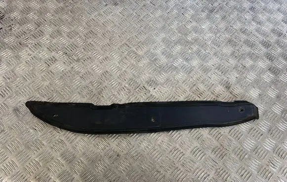 Maserati Levante Fender end trim 670032469