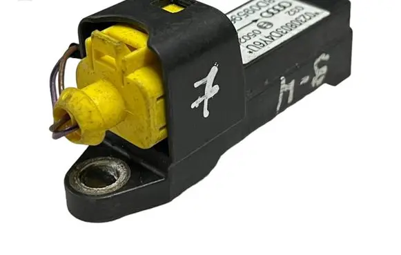 Audi A4 S4 B5 8D Airbag deployment crash/impact sensor 8D0959643B 050299 0230803D4Y6U