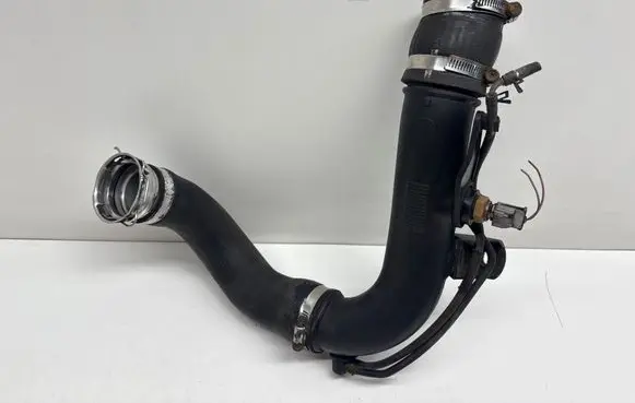 Toyota Avensis T250 Intercooler hose/pipe 173620R011