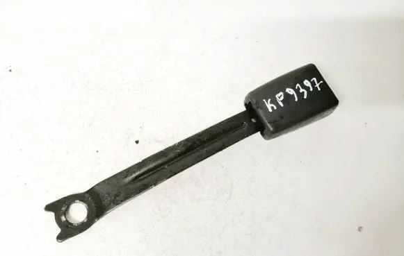 Front seatbelt buckle