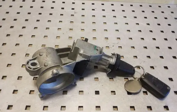 Opel Corsa D Ignition lock 55703083