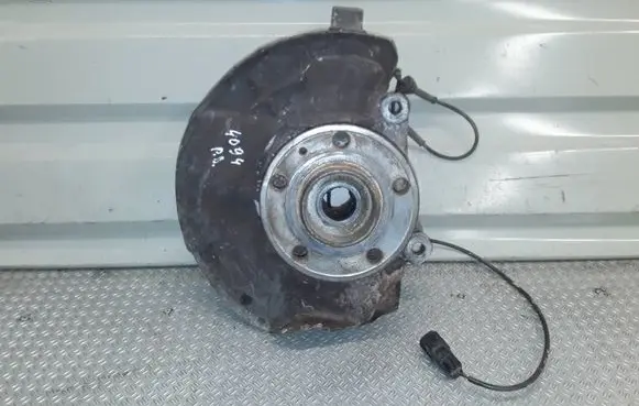 Volvo XC70 Front wheel hub spindle knuckle