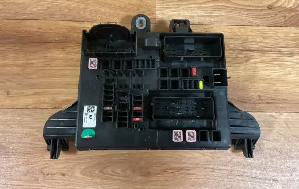 Opel Insignia A Fuse module 13277317 09311527208