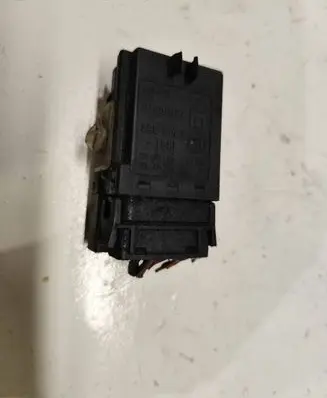 BMW 3 E36 Glow plug pre-heat relay 2243562 72RB500 1221