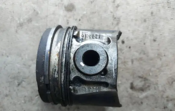 Ford Galaxy Piston 1295
