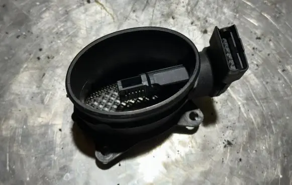 Citroen C3 Picasso Mass air flow meter 9650010780