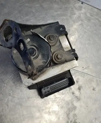 Volkswagen Sharan ABS Pump 7M3614111 YM212L580AA