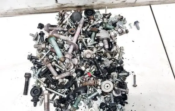Nuts/bolts