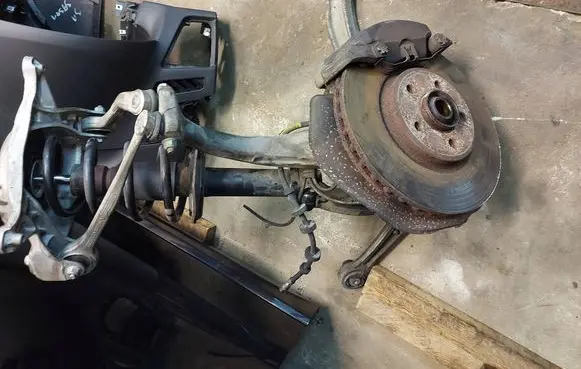 Audi Q5 SQ5 8R Front wheel hub spindle knuckle