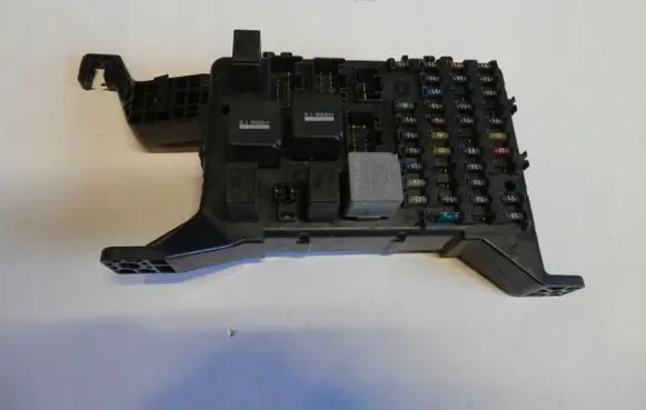 Ford Mondeo Mk III Fuse module 1S7T14A073AGMK3BSI
