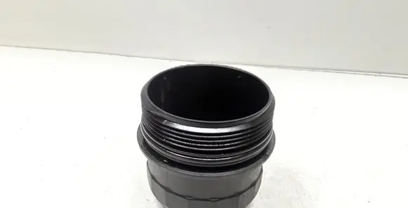 Volvo V70 Oil filter cover 31321084