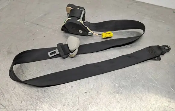 Volkswagen Caddy Front seatbelt 2K0857806D 34044284