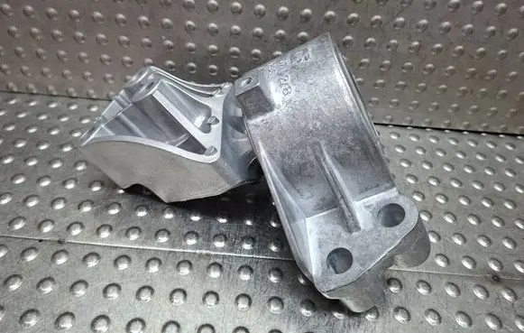 Fiat Doblo Engine mount bracket S27649733 517991100