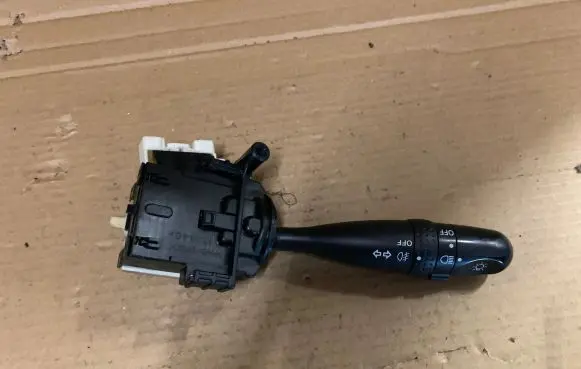 Toyota RAV 4 (XA20) Indicator stalk 1736482
