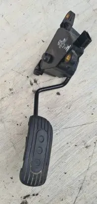 Nissan Micra Accelerator throttle pedal 18002AX700