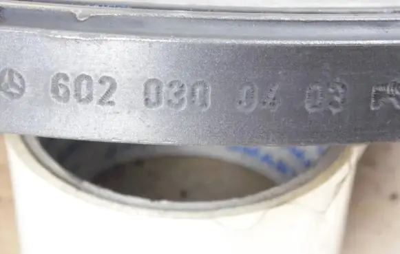 Mercedes-Benz E W124 Crankshaft pulley 6020300403