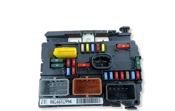 Peugeot 308 BSM Control unit 9667199780