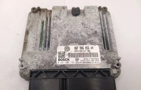 Volkswagen PASSAT B6 Engine control unit/module 06F906056AM 0261S02132 1039S11023