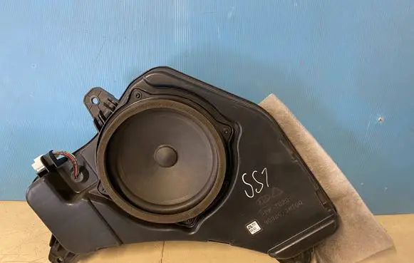 KIA Sportage Subwoofer speaker 963803W100