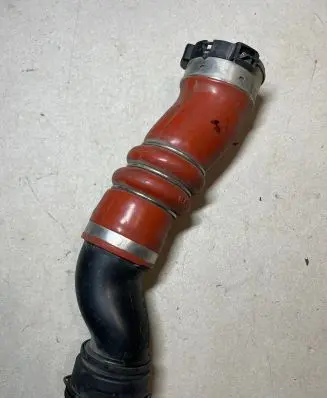 BMW 5 GT F07 Intercooler hose/pipe 7583728