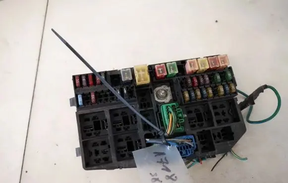 Ford Mondeo Mk III Fuse box set 1s7t14a481aa 1s7t-14a481-aa