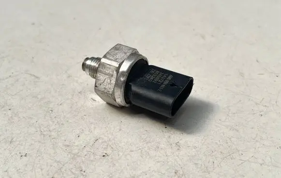 Volkswagen Tiguan Rear glass lock/latch Q727 4M0959603E