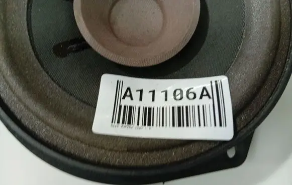 Opel Zafira B Front door speaker 90379280