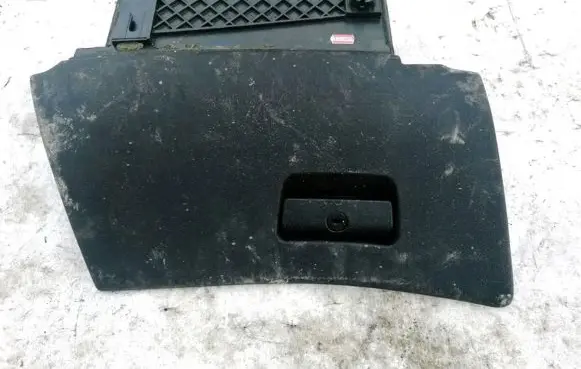 BMW 5 E39 Glove box