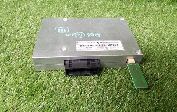 Audi A4 S4 B8 8K Bluetooth control unit module 8T0862336E 8T0862336F