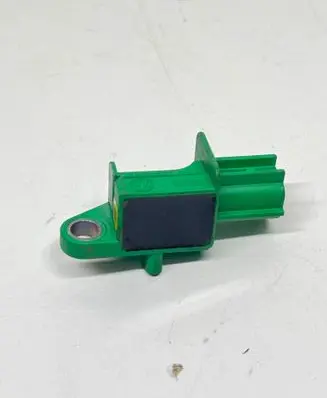 Volkswagen Touran I Airbag deployment crash/impact sensor 5M0909606A 5WK43658