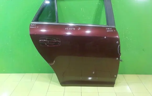 Toyota Avensis T270 Rear door PRAWE