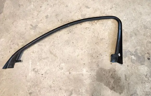 Front door glass trim molding
