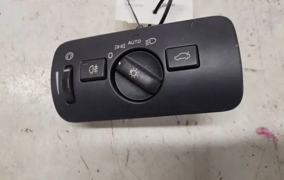 Volvo V40 Light switch 30739424