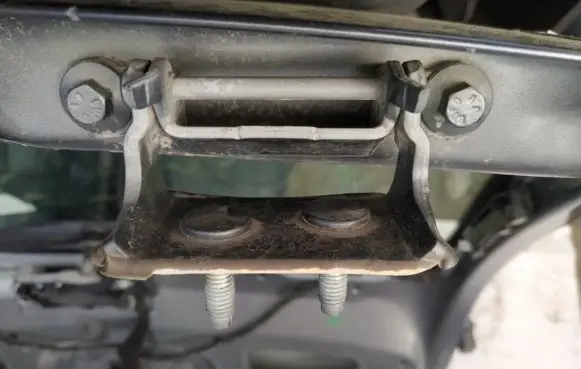 Volvo V50 Tailgate/trunk/boot hinge