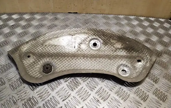 Skoda Superb B8 (3V) Exhaust heat shield 3Q0825710A
