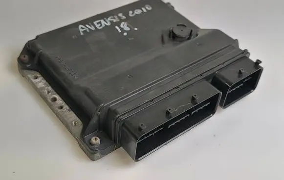 Toyota Avensis T250 Engine control unit/module 8966105C41 MB2754007420
