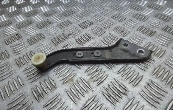 Volkswagen Transporter - Caravelle T5 Front door upper hinge 7H0843436B