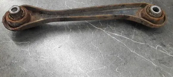 Volkswagen Golf V Rear control arm