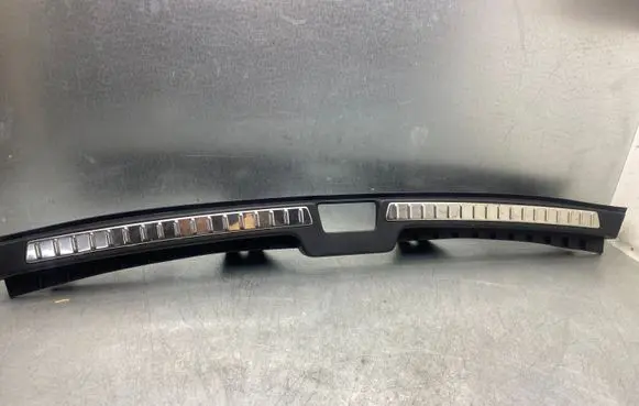 Volvo XC90 Tailgate/boot lid lock trim 31377855