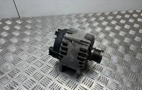 Volkswagen Golf VII Generator/alternator 04L903023L