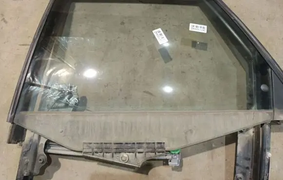 Audi 80 90 B3 Rear door window glass AS2