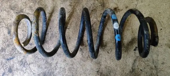 Toyota Auris 150 Rear coil spring