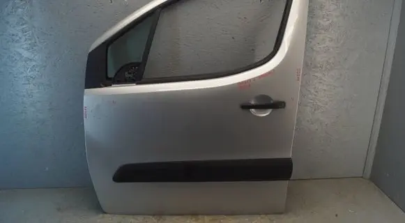 Peugeot Partner Front door