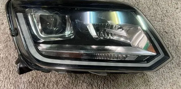 Volkswagen Amarok Headlight/headlamp 90062213 2H1941016AF