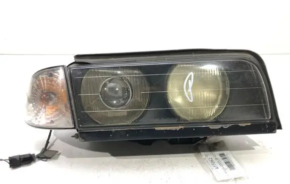 BMW 7 E38 Headlight/headlamp 8352022