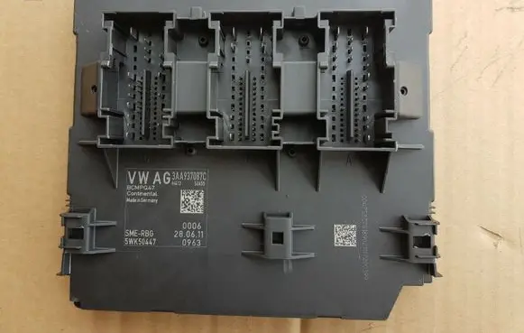 Volkswagen PASSAT B7 Comfort/convenience module 3AA937087C