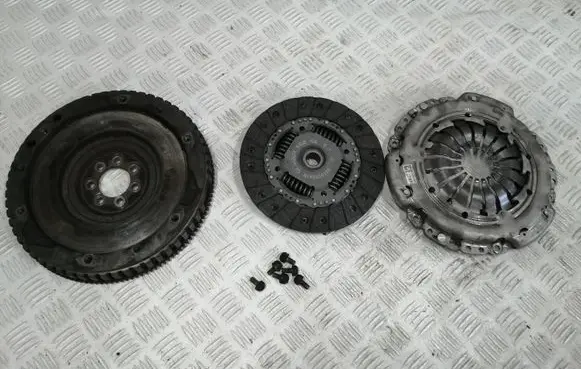 Dacia Logan II Clutch set kit 302105024R