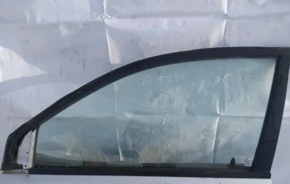 Mitsubishi Space Star Front door window glass four-door