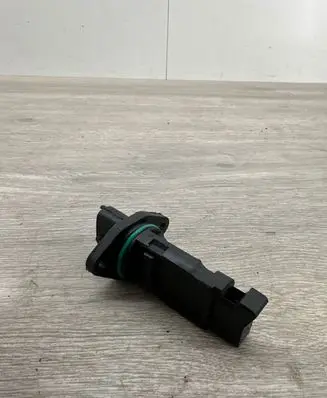 Alfa Romeo 147 Mass air flow meter F00C2G2064 390253C