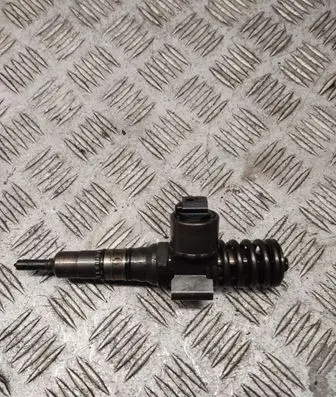 Volkswagen Caddy Fuel injector 03g130073g